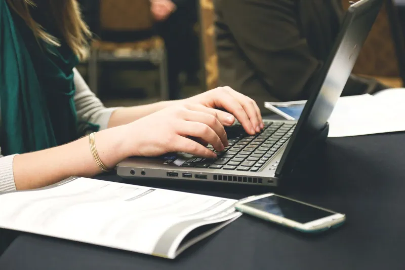 Des visiteurs, mais pas de clients : le copywriting web, chaînon manquant des sites de PME françaises