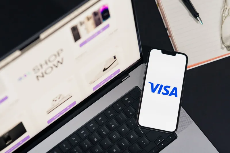 La moitié de vos visiteurs naviguent au smartphone : et si votre site les poussait vers la concurrence ?